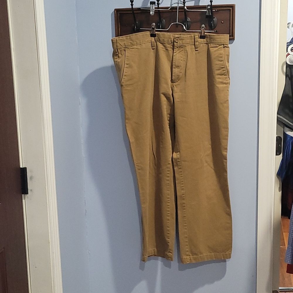 Eddie Bauer Legendwash Khaki size 38 x 30